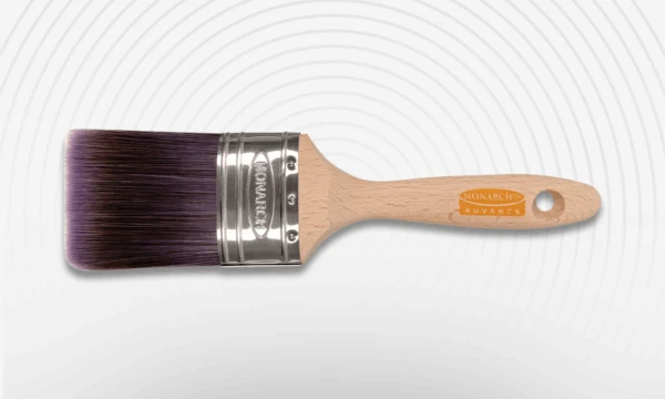 Oval-shaped ferrule offers a more comfortable grip. Thinner filament on the end of the brush, which holds less paint for more control. 